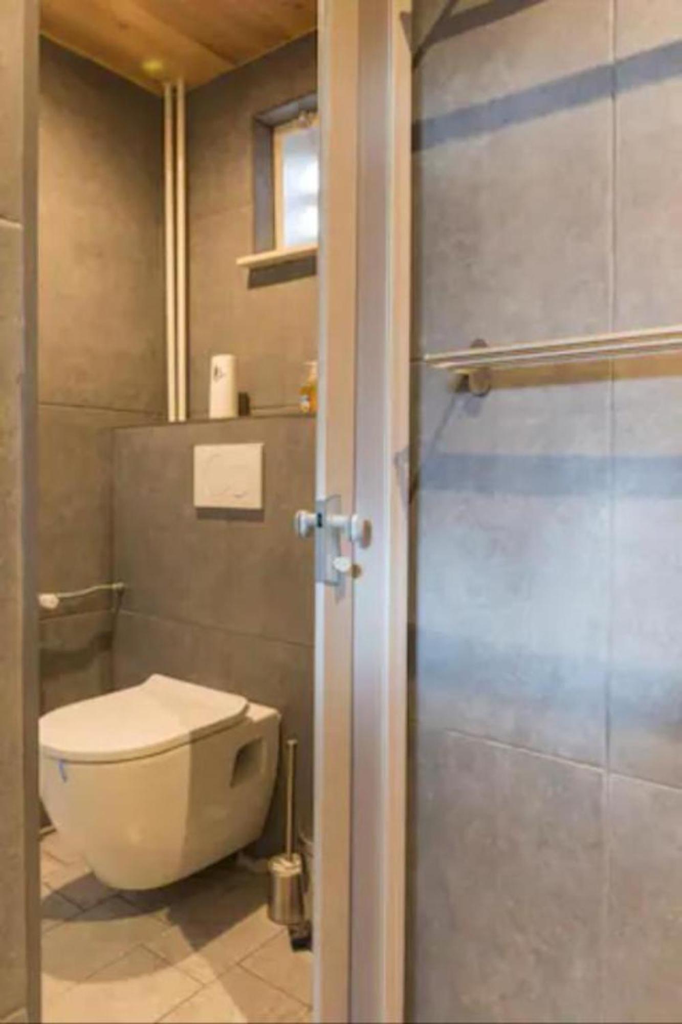 Ground Floor And Twin Bedroom In Luxurious Villa With Beautiful Garden Very Near Tue And Centre Eindhove Kültér fotó