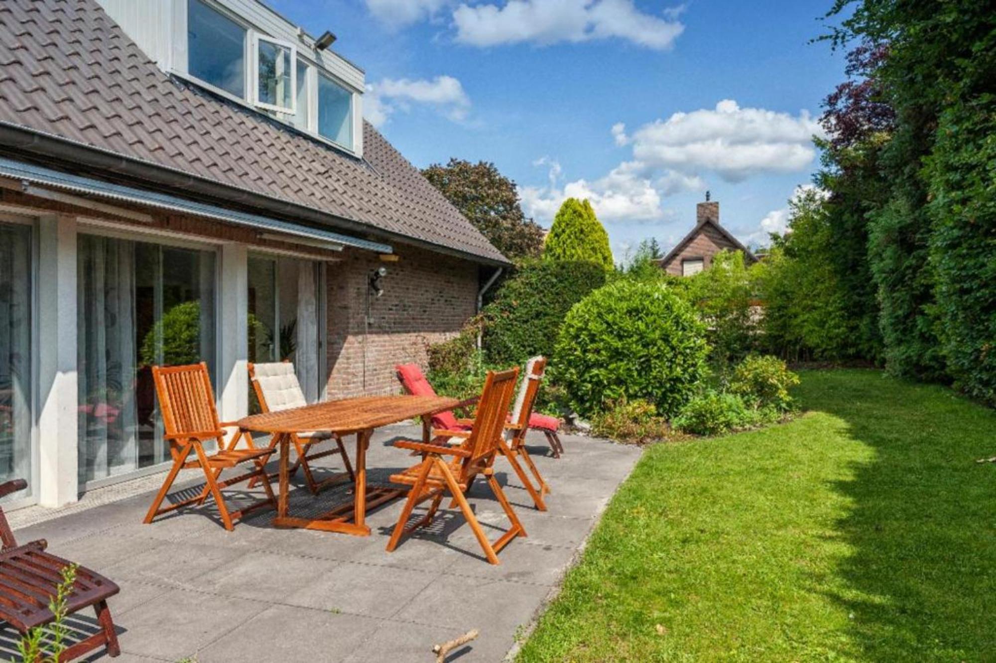 Ground Floor And Twin Bedroom In Luxurious Villa With Beautiful Garden Very Near Tue And Centre Eindhove Kültér fotó